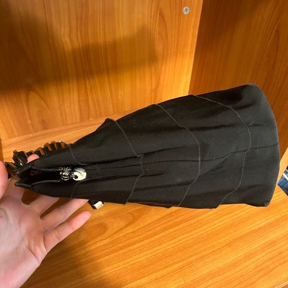 Salvatore Ferragamo Silver Chain Tote Bag Black - Picture 7 of 14